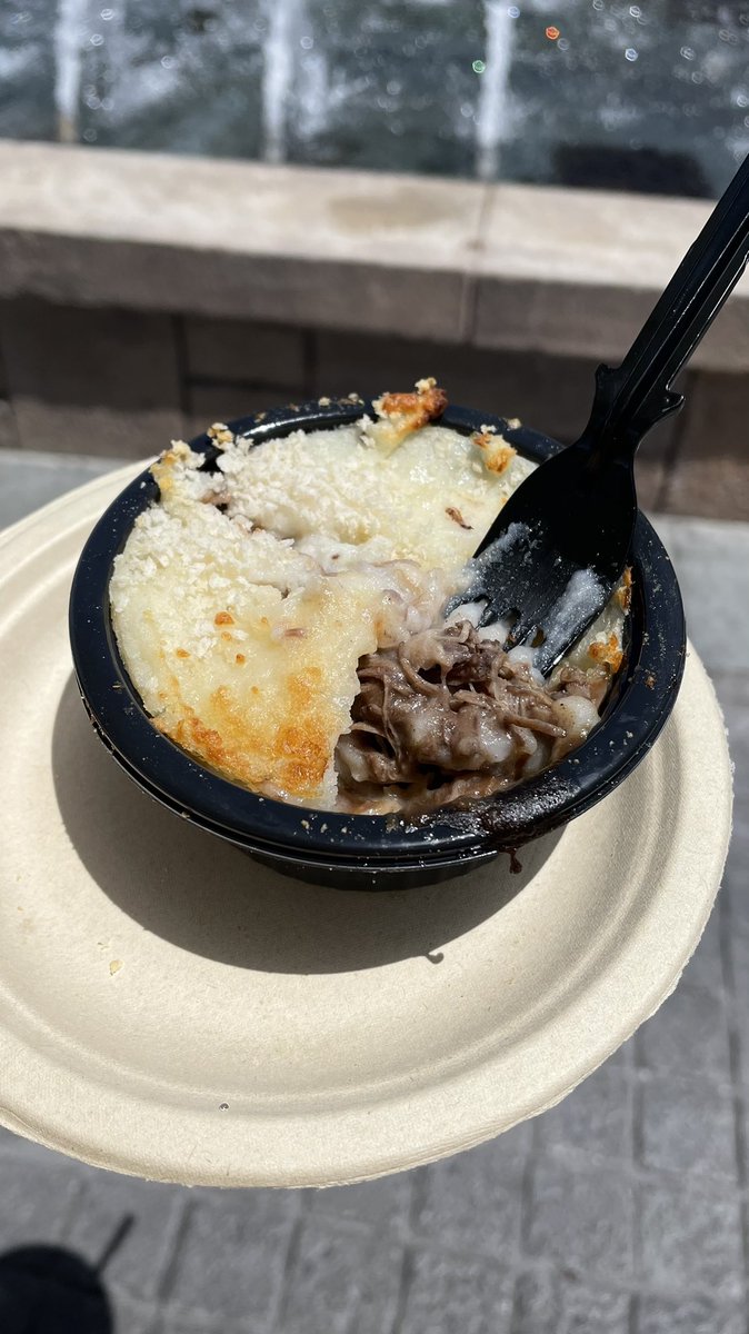 mouseclass's tweet photo. 🇫🇷 FRANCE!!!  

#TasteEpcot #DisneyWorld50 #food https://t.co/rG2hSxUNBW
