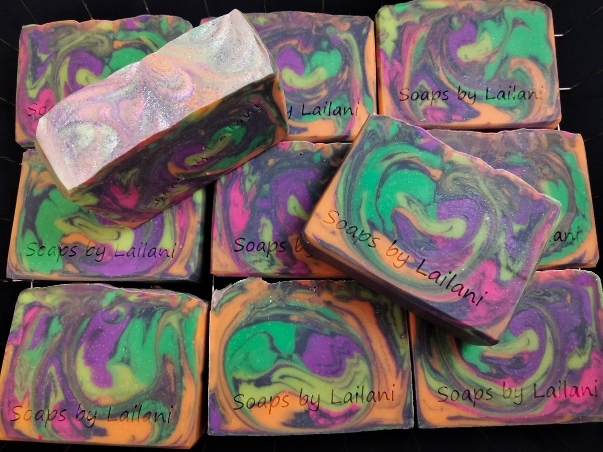 stylesbylailani's tweet image. Thanks for the kind words! ★★★★★ &quot;I received a sample of this soap so I had to come back and order the bigger bars. This is like a a designer soap and I love the way my skin feels now.&quot; Pebbles etsy.me/3aPDIzk #etsy #bubblysoap #refreshingsoap #handcrafted