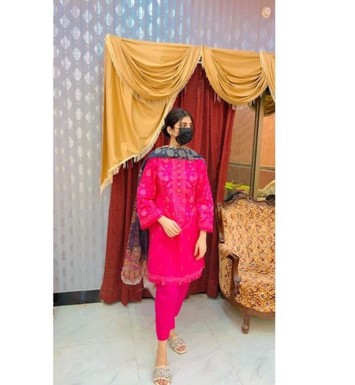 urenough5's tweet photo. Mjh jesy khobsurat log Twitter py hain r tm log interact nh krty🙂🔫 https://t.co/88394NyE2q