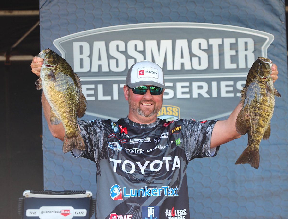 MattAreyFishing's tweet photo. Better day 2 and with 41-9 we are the bubble boy and fishing the weekend! #lastmanin #basselite #TeamToyota #smallmouthmecca πΈ @alanmcguckin https://t.co/aqJ160w9pr