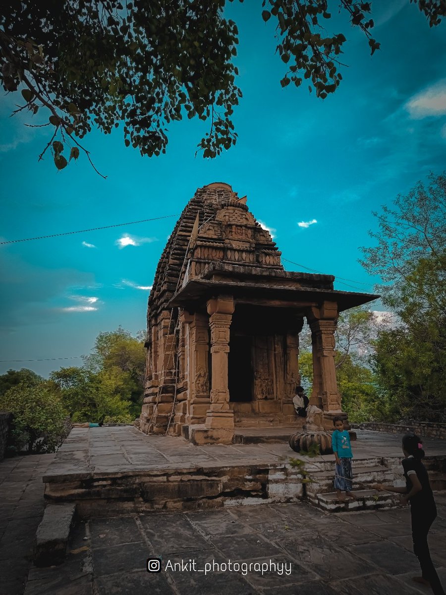 Kutkeshwar Temple, Pathari

Click by @ankit_photographyy

Check out this post on pindle app
Click this link
pindle.io/web/share?sid=…

#india #pindle #pindleindia #shotonrealme #Guidebook #Hiddengems #ankit_photographyy