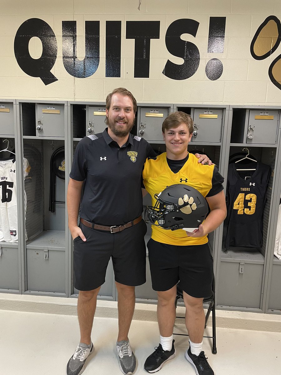 Had a great time visiting DePauw today and learning about the school and football program. A big thank you to Coach Dietz <a href="/qbdietz/">Brett Dietz</a> and Coach Espinosa <a href="/MasonEspinosa1/">Mason Espinosa</a> for having me.