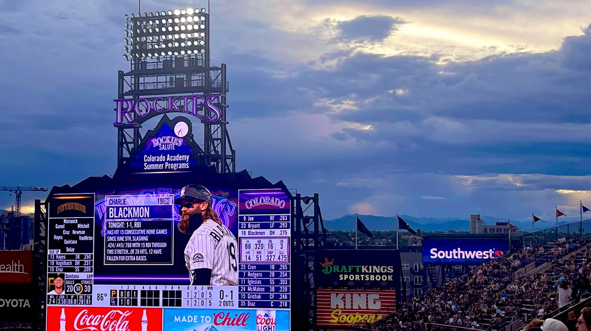 AvalancheFever's tweet photo. @SouthwestAir logo looks great @CoorsField https://t.co/dzfv5XMBtg