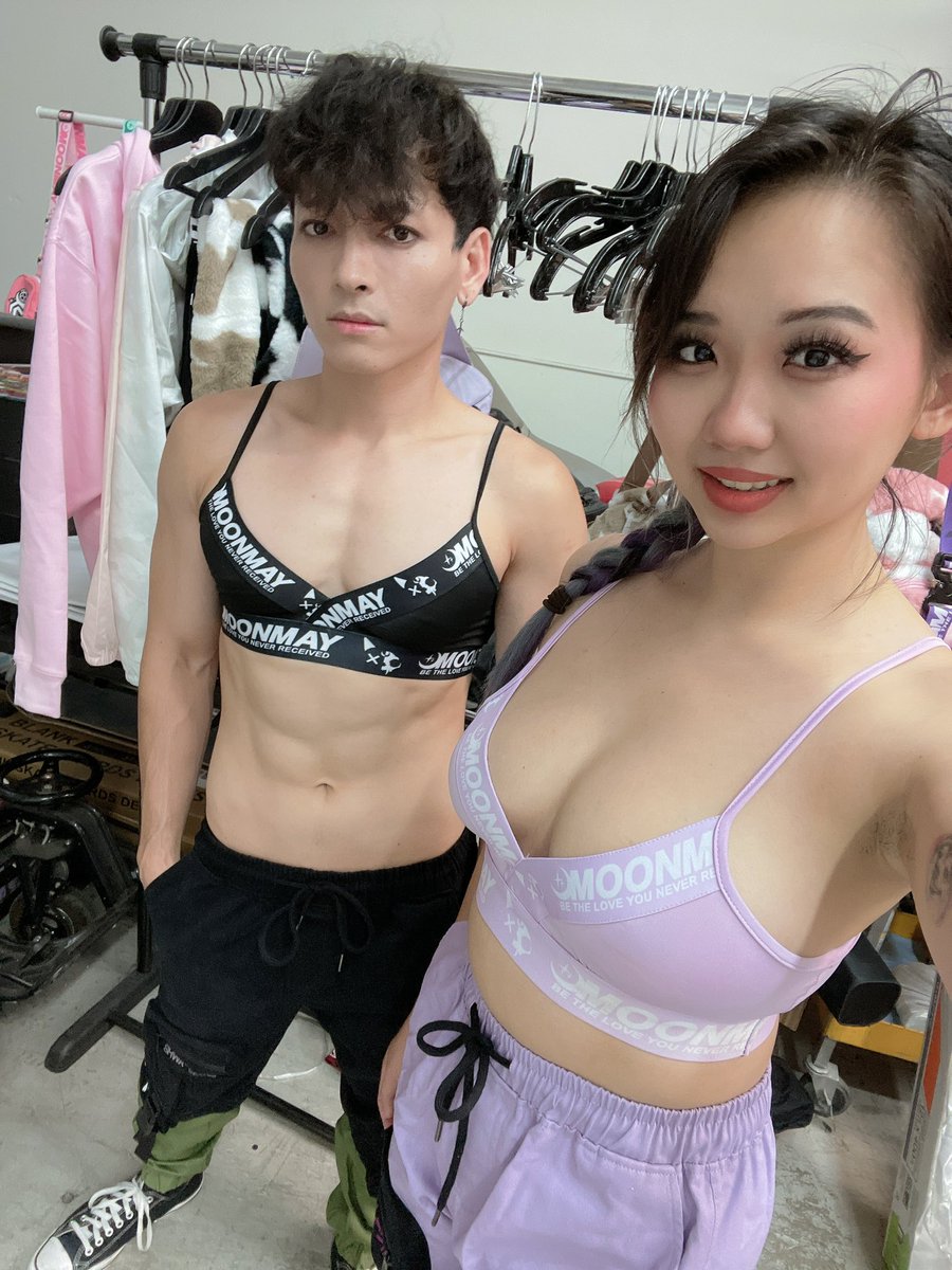 Harriet Sugarcookie 🥚 On Twitter Sorry Those Werent My Boobs In Bigger