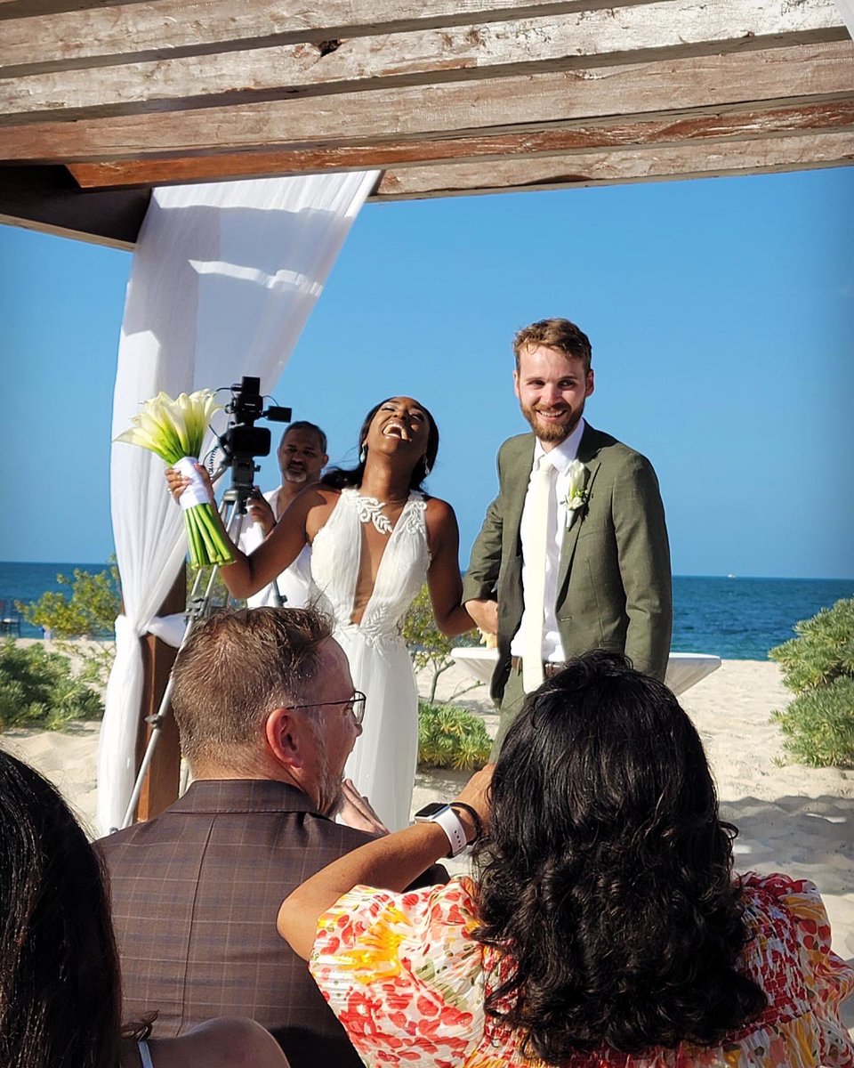 crissay_lee's tweet photo. Second thing: I’m finally Mrs. Dillow https://t.co/Yxulcry5AO