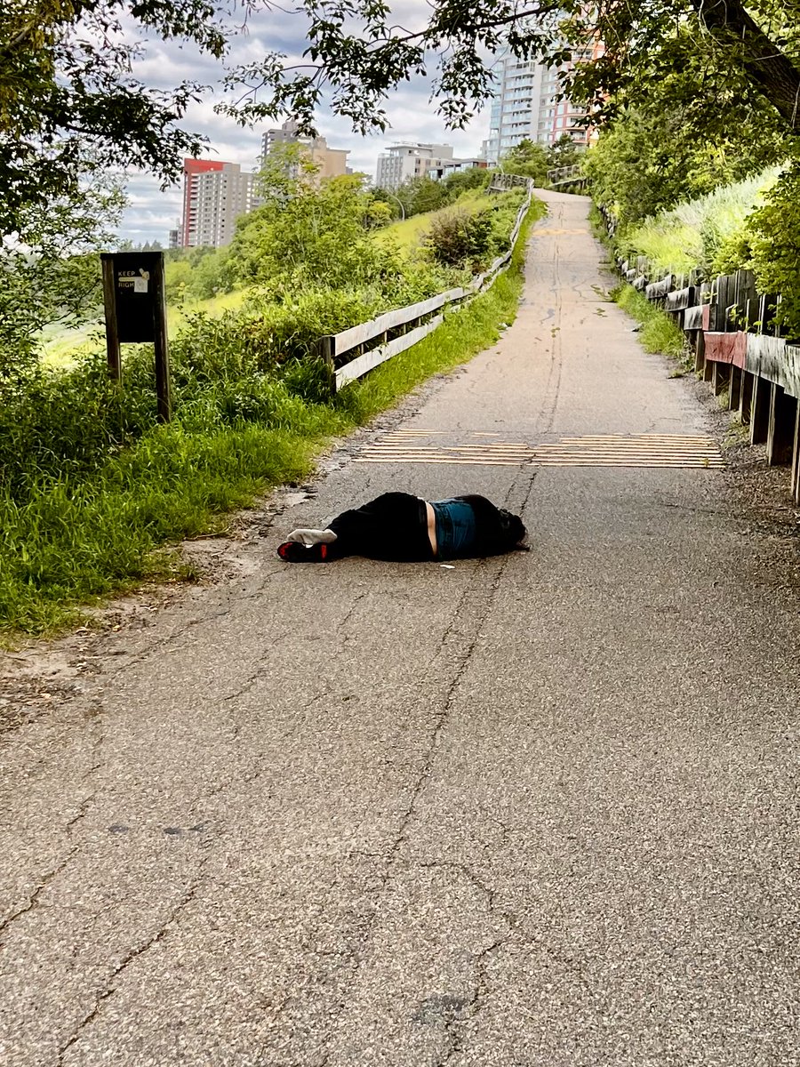drdagly's tweet photo. This morning I used my narcan kit. Tim woke up &amp; thanked me. He told me about his daughter’s struggles as I helped him look for his shoe. He fell asleep again while telling me about the friends he’s seen taken away by ambulance, never to return. I have never seen pain like this. https://t.co/ZAIfVYdS3x