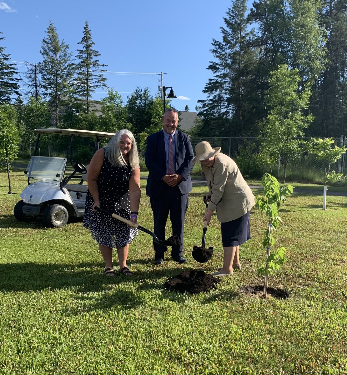 JanetHagerRL's tweet photo. Norseman Festival is back!!! And we were honoured to have an official visit from Ontario’s Lt. Governor Elizabeth Dowdeswell @LGLizDowdeswell https://t.co/vYNO4XFRyC