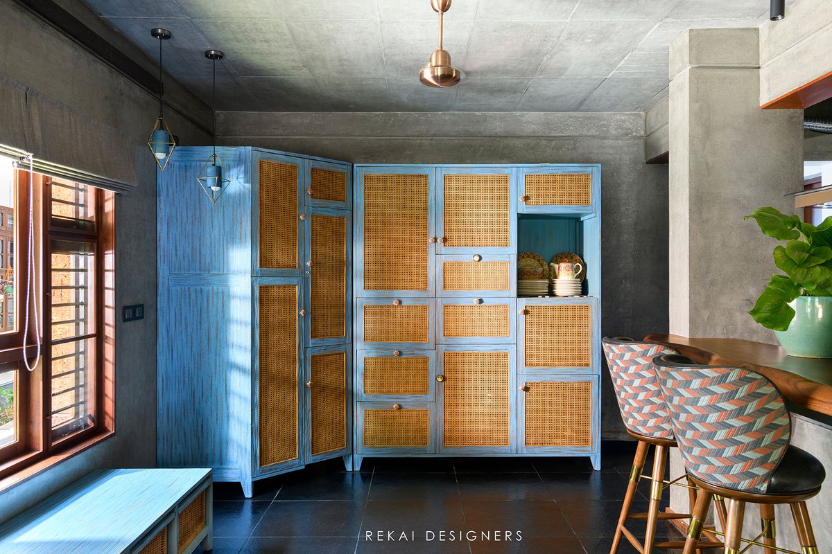 rekaistudio's tweet photo. Tall Cabinet
#shadowplaydesign #tallcabinet #bluewashfurnitures #wirewashdesign #rattan #premiumproduct #rusticfinish #kitchencloset #kitchencabinet #archdaily #architectsjakarta #interiordesignbandung #interiordesign #furnitureconsultant #furnituredetails #aesthetics https://t.co/uQiQl4ddao