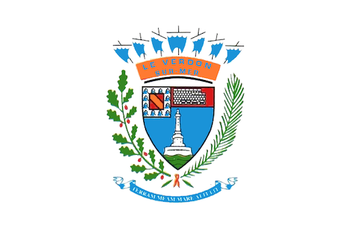 Vexillologie's tweet image. Le drapeau du #VerdonSurMer (@gironde/@NvelleAquitaine) entre sur liste &amp;amp; carte des drapeaux communaux 🇫🇷.Rappel: des🛡️sur fond uni = notre note de 1/5 niveau design en #Vexillologie. L'Armorié ferait plus sens. Merci @OlivierTouzeau pour info!👉bit.ly/DrapeauxFR