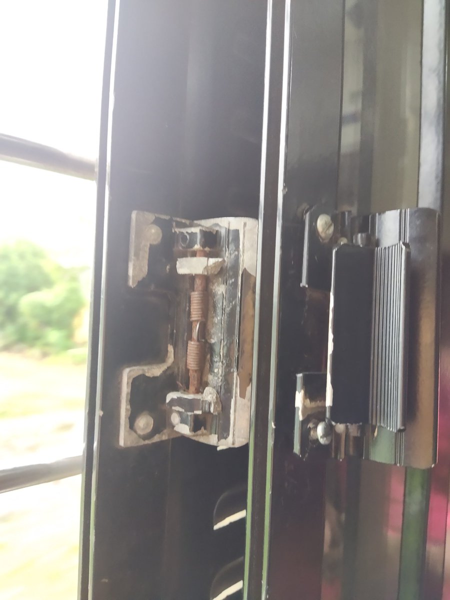 DigambarAcharya's tweet photo. Onboard 22105 D3 
PNR 8454761315
While opening and closing window got injured
Window Opening system is Rusted 
Now I have to take Titans injection
Who will be responsible for this 
@Central_Railway @drmmumbaicr @drmpune @IRCTCofficial @AshwiniVaishnaw @DrSEShinde @CMOMaharashtra https://t.co/ONfAgjN7EJ