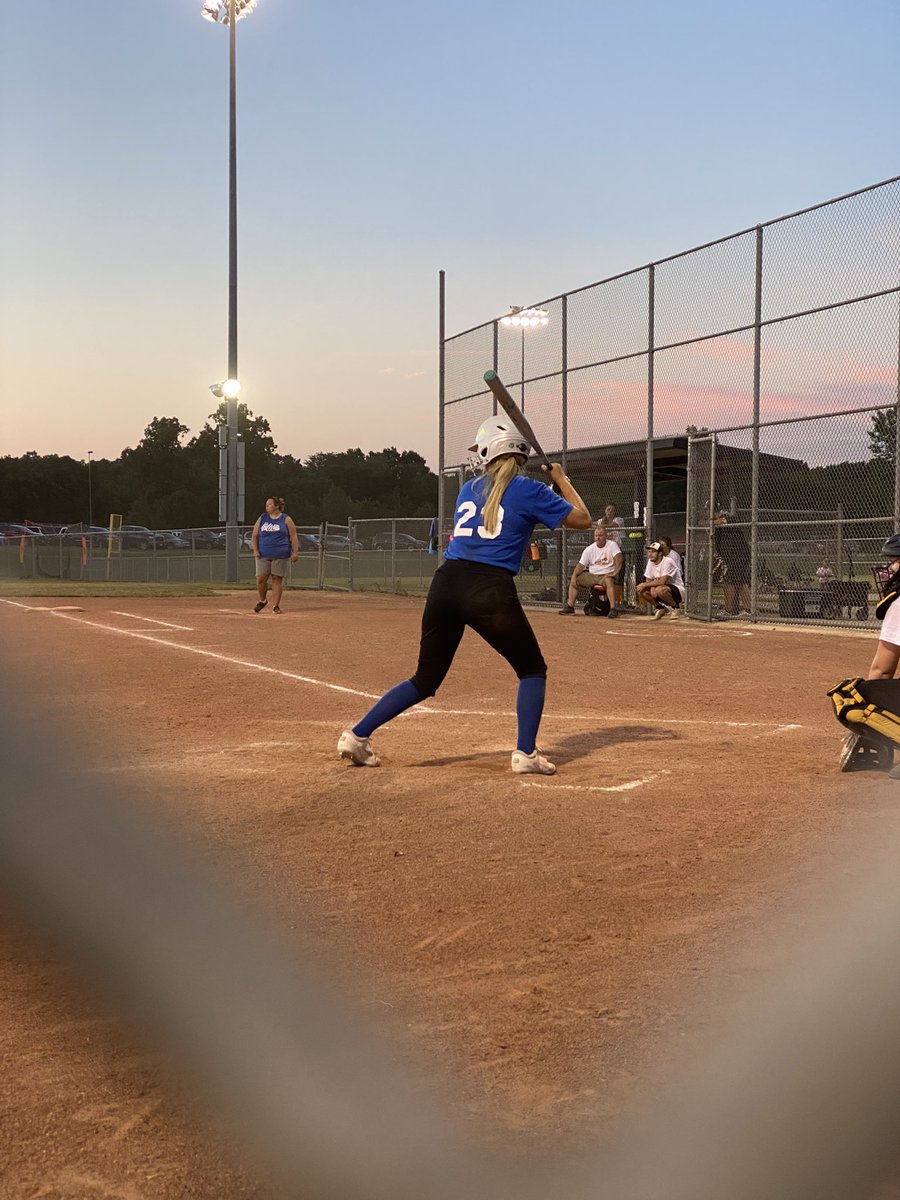 jilby40's tweet photo. Hot summer nights at the ball field. https://t.co/S8XHMRJpoS