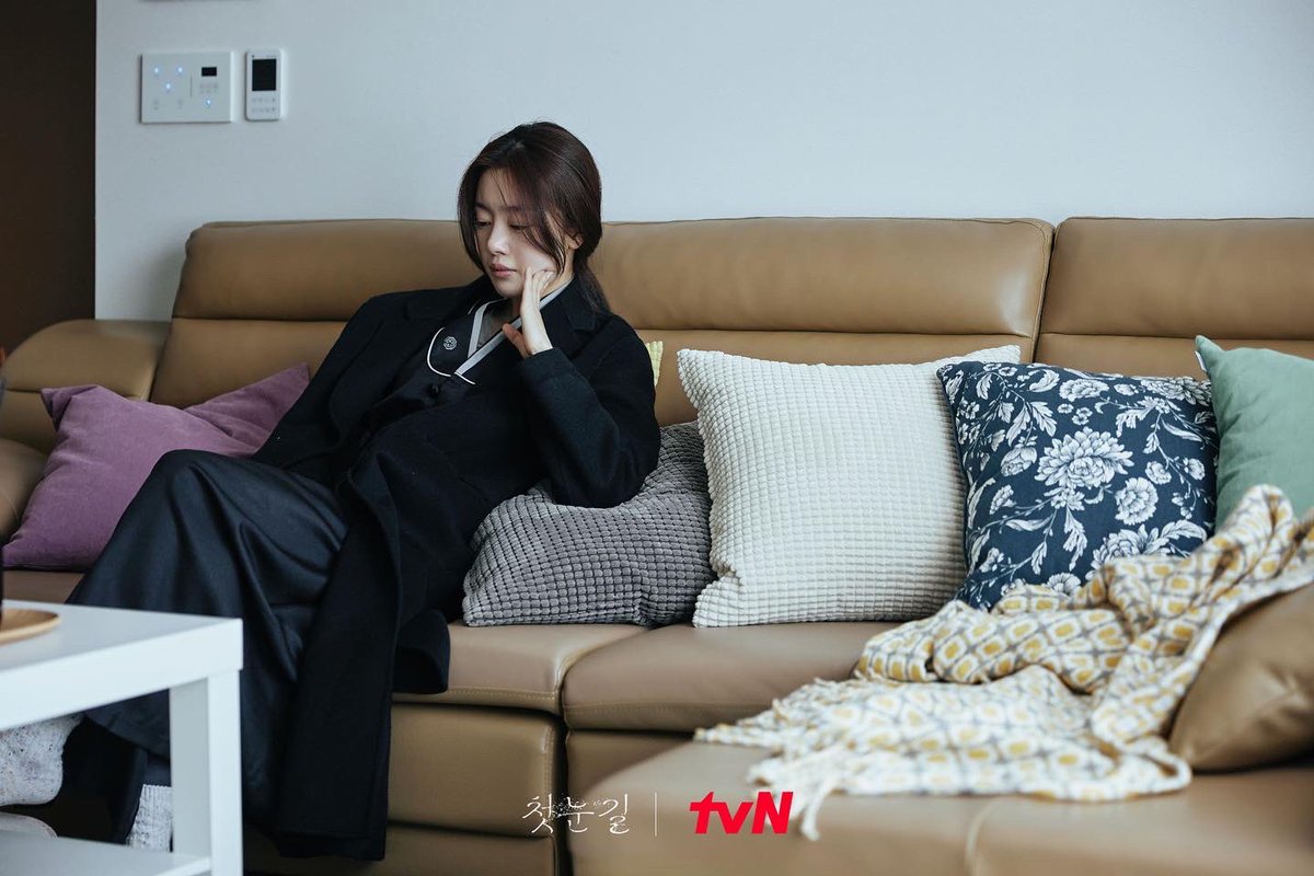 비하인드 스틸 공개 1탄 카메라 ON하면 눈빛 발사🔥 카메라 OFF하면 배시시😚 tvN 드라마 프로젝트 <O'PENing> 다섯 번째 단막극 <첫 눈길> #tvN #O'PENing...