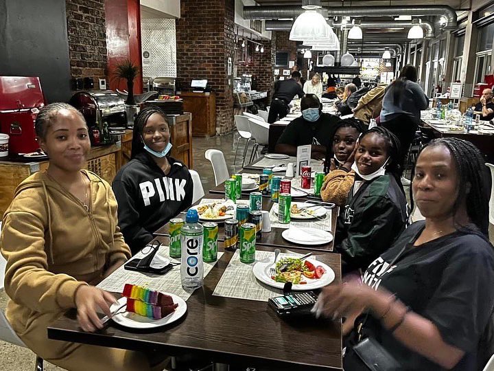 RocketsCentral's tweet photo. Dinner is served… Let the cultural experience begin! #RocketsTakeOverAfrica #BISCEP #Botswana 🇧🇼 #RocketPride 🚀💚🤍🚀 https://t.co/rIEOktdAb6