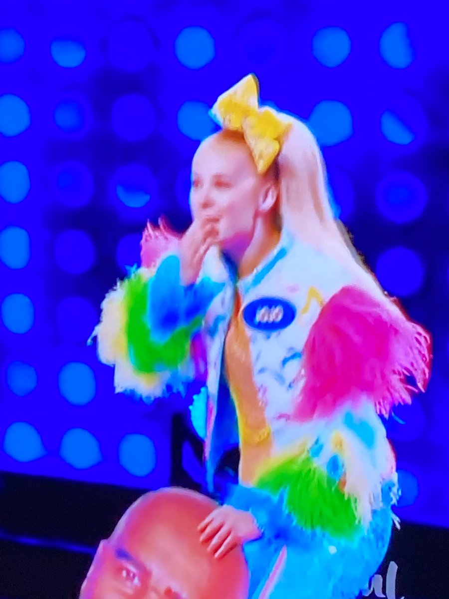 grimguy2's tweet photo. Watching @itsjojosiwa on Celebrity family feud. https://t.co/pkfmG83Ef9