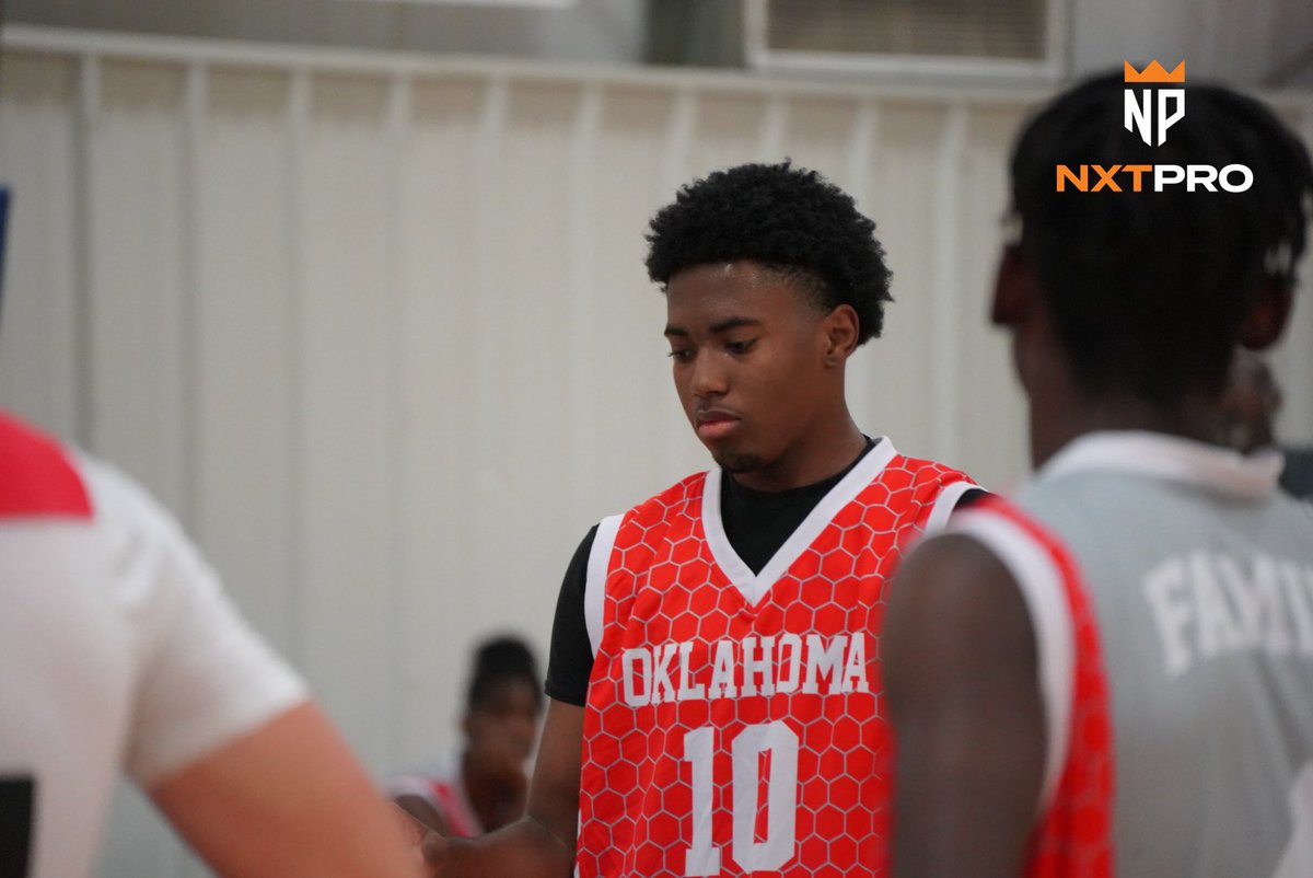 NxtProHoops's tweet photo. 6’0 2024 Ronald Stevenson Jr. has played tough and battled all first half. Producing inside and out with his versatility on both ends. 

@Oklahomahustle1 https://t.co/FIfGx1Ne78