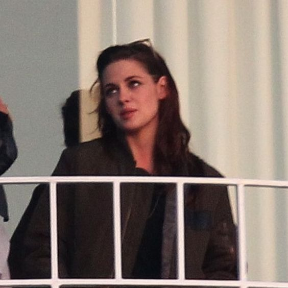 midnightkristen's tweet photo. thinking https://t.co/A0qNj63HGw