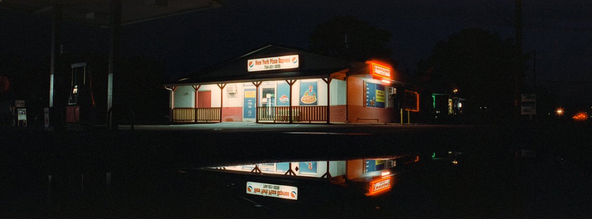 Kyohnam1's tweet photo. 35mm Panorama 🎞
shot on #cinestill800T #pentax67ii #45mm https://t.co/wXQ7DKGemQ