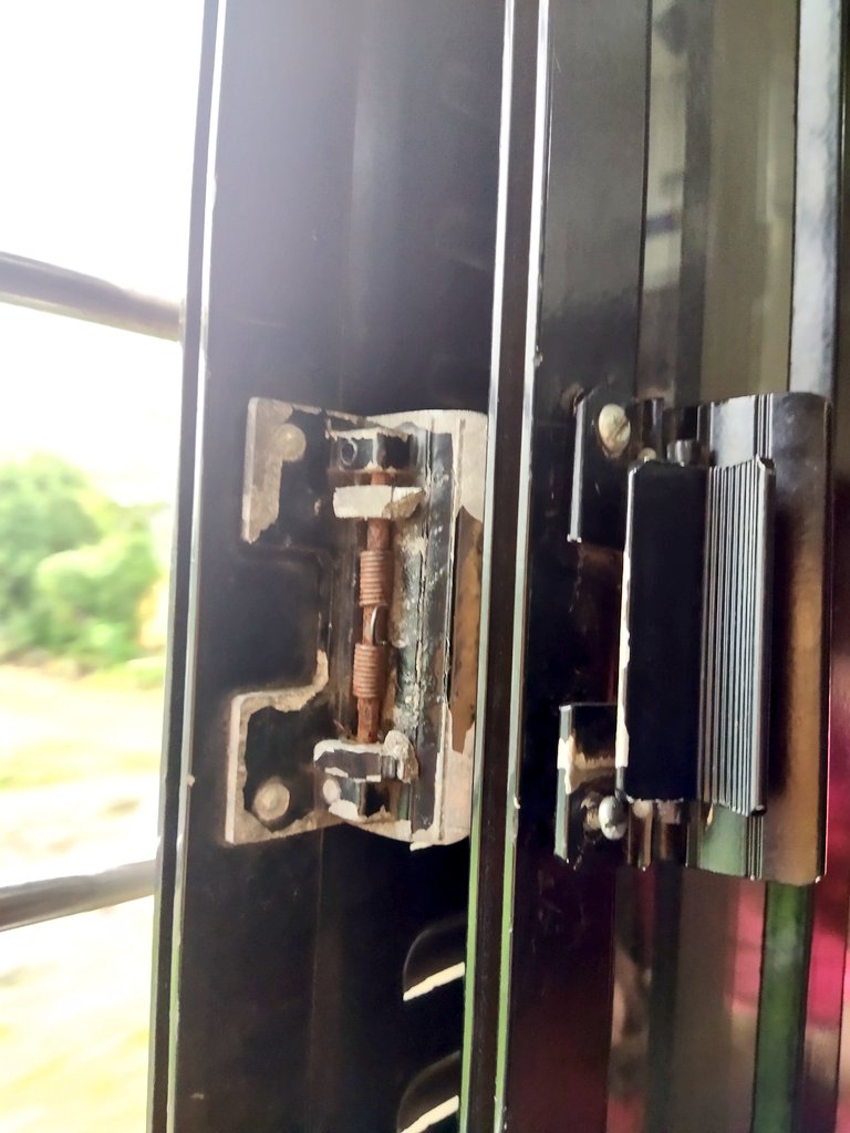 DigambarAcharya's tweet photo. @srdmecmumbaicr @drmmumbaicr @Central_Railway @drmpune @IRCTCofficial @AshwiniVaishnaw @DrSEShinde @CMOMaharashtra Person came and checked window however issues was never abt window opening it's abt rusted and not having appropriate opening system due to wch got injured
But thanks for quick response
Hope you wil try to remove rust https://t.co/PUQoQqpAFv
