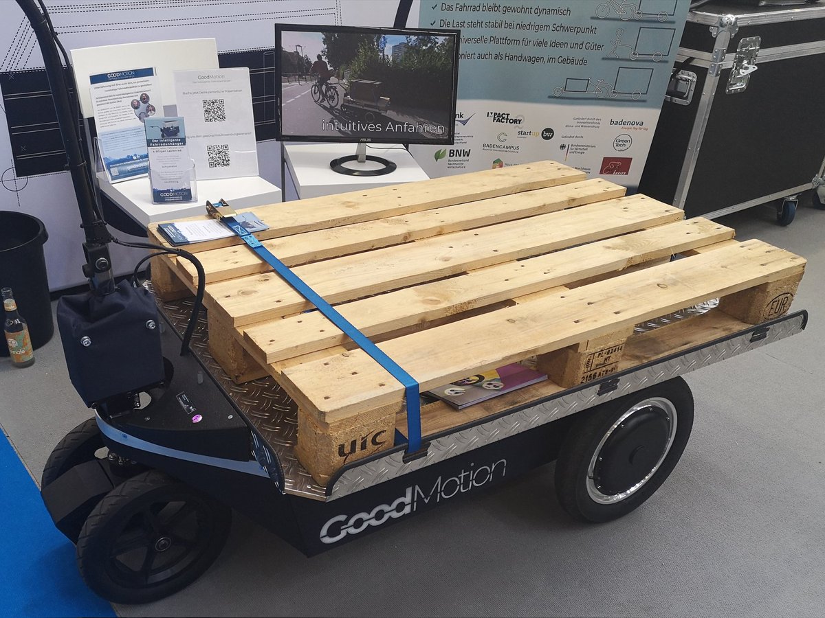 rollenplus's tweet image. Intellegente Transportlösung mit 12 Zoll Räder von ROLLENPLUS #eurobike2022 #goodmotion #rollenplus