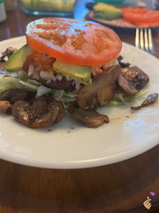 My recovery meal, burger with saut&eacute; mushrooms &amp; other veggies and stuff no bun  #blasian #blasiangoddess<a href="/tag/blasian"class="tags"><span>#blasian</span></a><a href="/tag/mskellieshin"class="tags"><span>#mskellieshin</span></a><a href="/tag/blasiangoddess"class="tags"><span>#blasiangoddess</span></a>