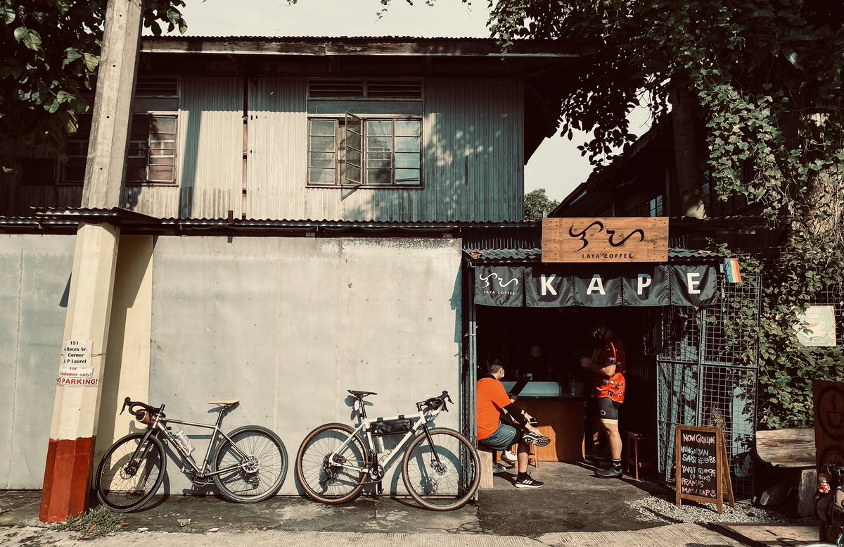 HappyA420's tweet photo. Saturdays..when you have time for coffee with friends before you train. ☕️🚴🏽‍♀️💕

#bikelife
#gravelbike 
#coffeeandbike 
#lynskey
#lynskeyriderbymanager https://t.co/HGGmU6RtPn