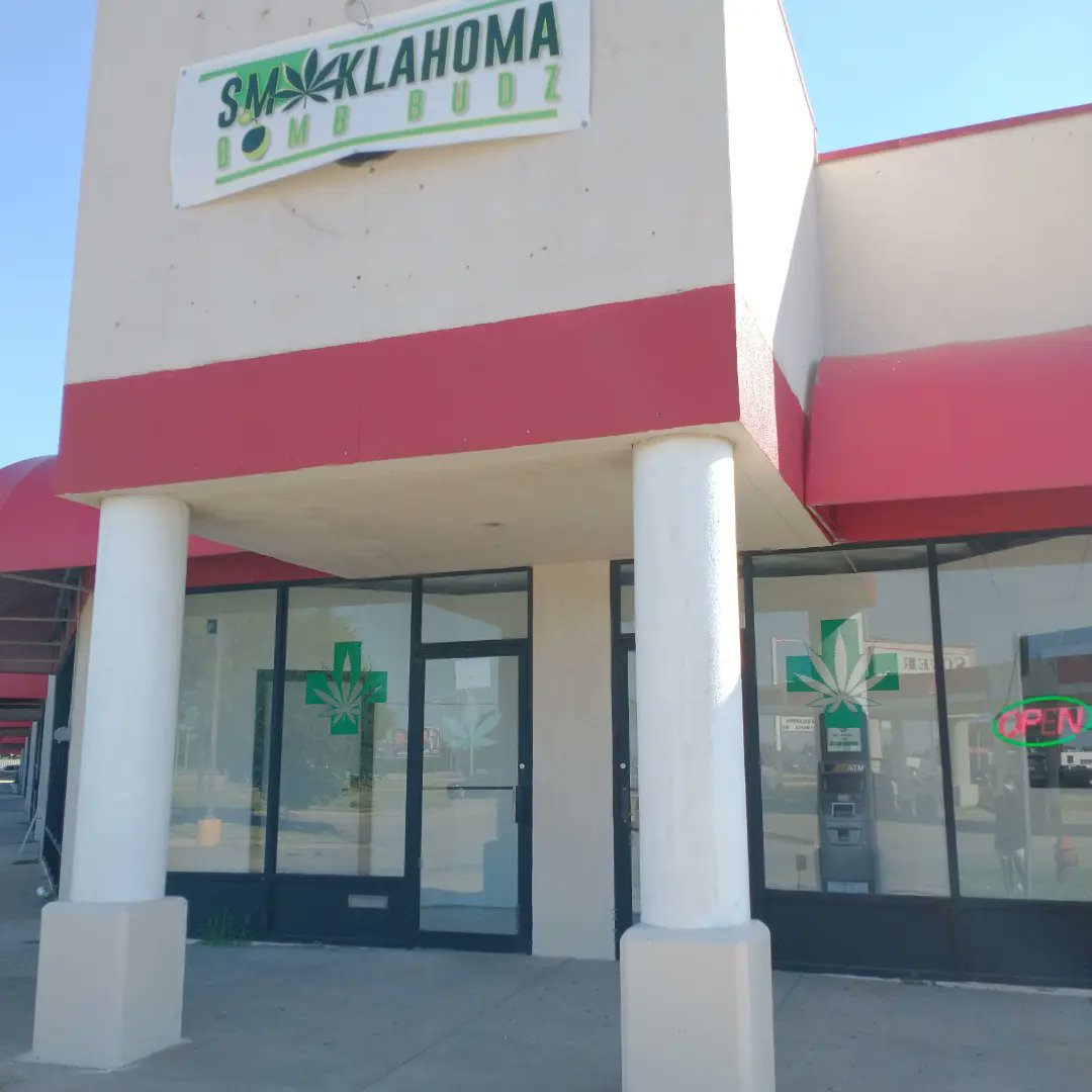 Smoklahoma Bomb Budz is a dispensary you can't find on Weedmaps, leafy, or even google, and I find that unusual. It's like a dispensary that just popped up out of nowhere. So being the curious person I am.(click bio for more info)