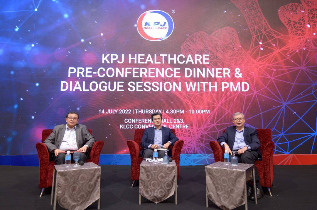 datomohdshukrie's tweet photo. Together with me taking questions from the floor were Dato’ Dr Zaki Morad Mohamad Zaher, Chairman of the Organising Committee and Prof Dato’ Dr Azizi Hj Omar, our Consultant Paediatrician &amp; Paediatric Respiratory Physician at KPJ Damansara Specialist Hospital. https://t.co/CzdUHbWhzP