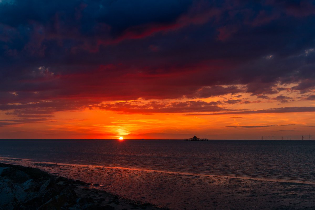 CosterJohn's tweet photo. Sunset’s can trigger moments of thoughtfulness that help to provide clarity and purpose.
#sunset #sunsets #landscape #seascape #skyscape #sunrisesunsetphotography #naturephotography #sunsetmoments #thoughfulness #mindfulness #physicalwellbeing #mentalwellbeing #dailyexersice https://t.co/08jOXsmKh4
