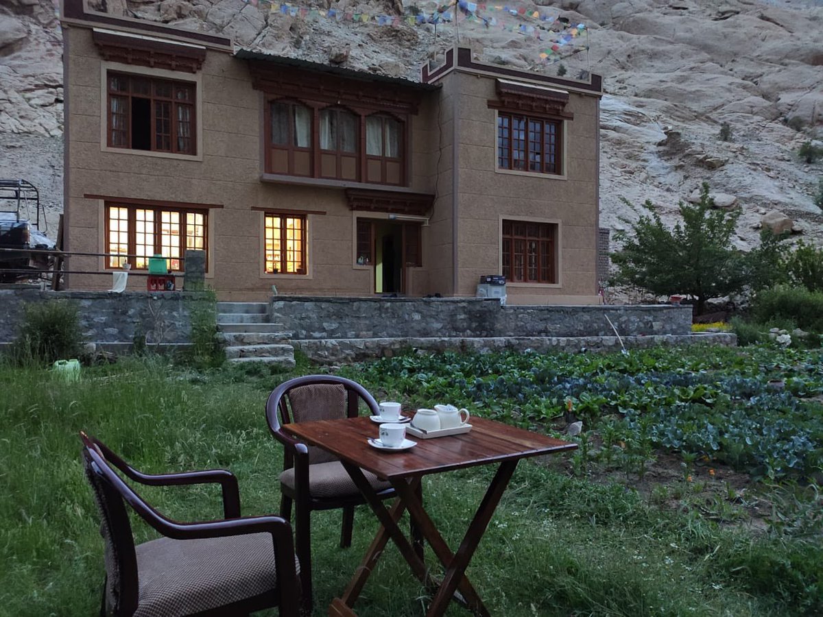 mh_connect's tweet photo. #Homestays in #Ladakh powered by Solar energy and organic food from the green house. Operational in winters through use of efficient space heating. Enjoy the local experience in a beautiful setting with a Eco friendly approach. @SolimarInt @shivya @utladakhtourism @Breathedreamgo https://t.co/NYeV4PwDSn
