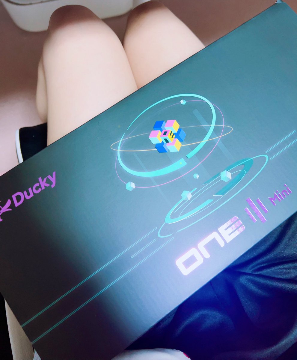 misakimisa0407's tweet photo. 次回の動画は、#DuckyOne3mini を紹���してキーボード沼に自らハマっていきたいと思います🤤#ふもっふのおみせ
https://t.co/EF3L7BjpcD https://t.co/zhK82M8f35