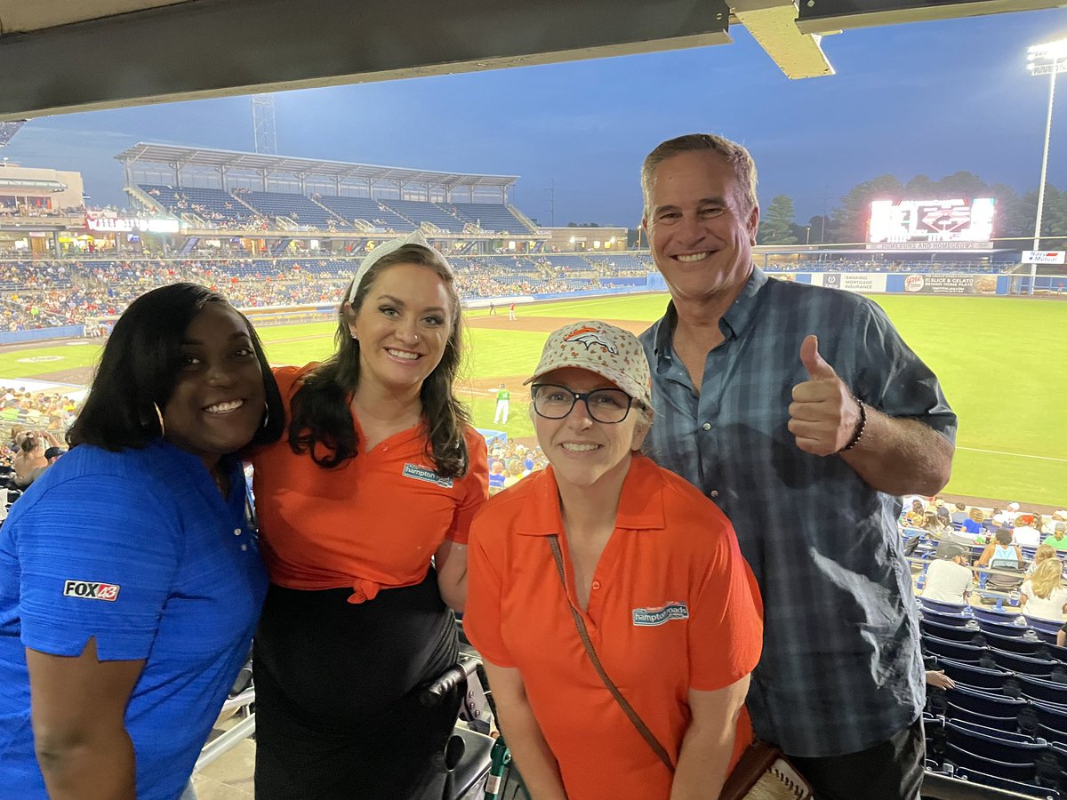 Part of the @hrswavy team supporting our girl @TaraOnTheTV !! She sang the National Anthem tonight at the @NorfolkTides game for @WAVY_News night. #goodtimes #baseball #playball #teambuilding @chris_reckling @LexFromWavy