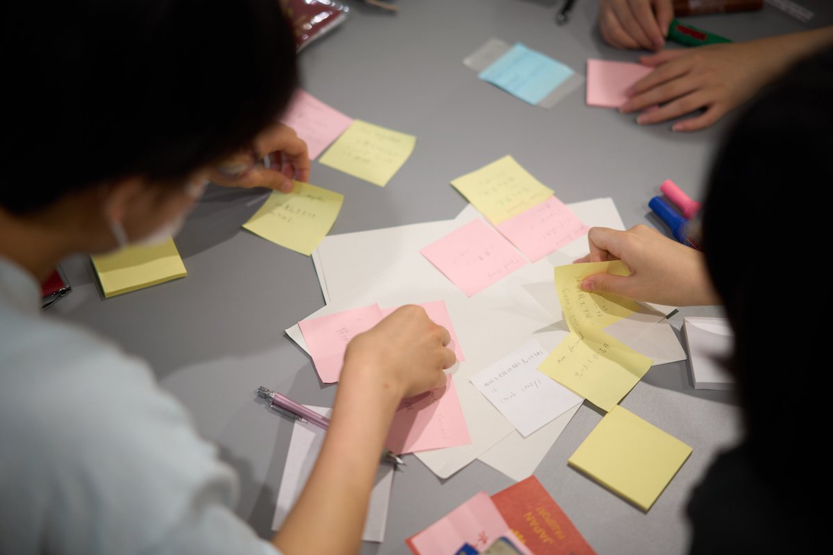 Amelias_Today's tweet image. 今日はいよいよAmelias高校生プログラム、起業チャレンジ初日！オンラインでアイデア出しの方法や起業家精神について学んだ高校生が、週末48時間をかけて起業にチャレンジ✈️✨
Think crazy！いざ、夢中をカタチに💙
チャレンジは国内外の女性起業家をはじめ地域のリーダーたちがサポートします🕊