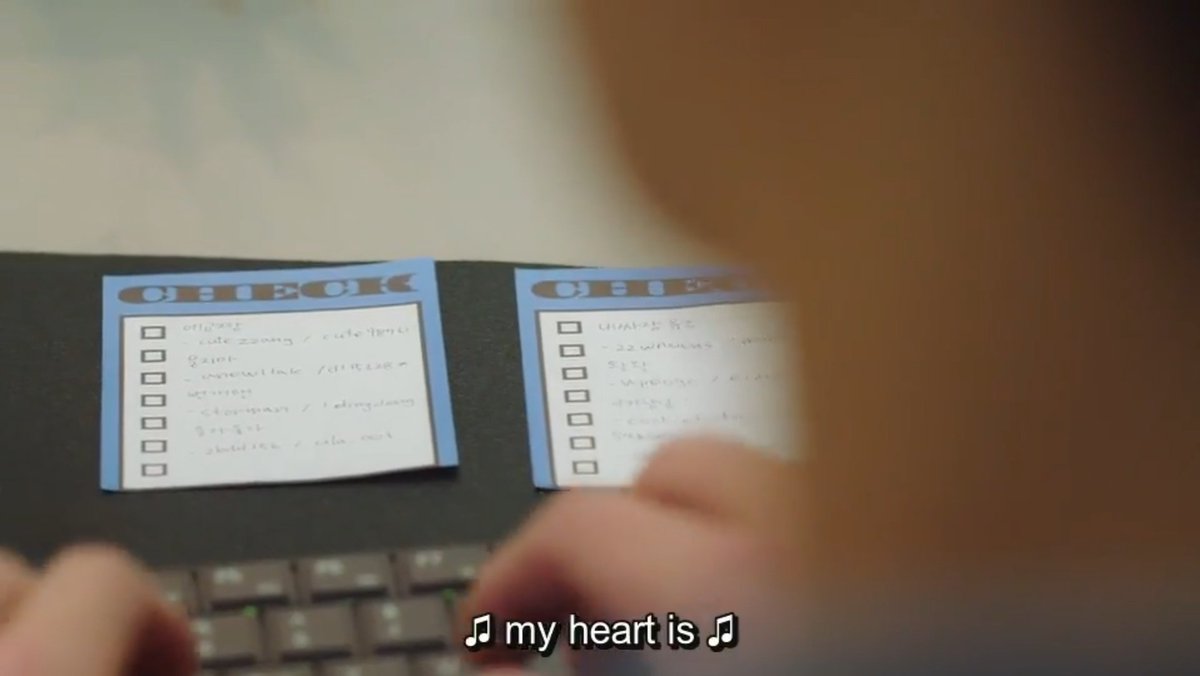 kdramatreats's tweet photo. Woong really made multiple webzine IDs just to hype up Yumi's webtoon and showered her with so much compliments, he will always be that man 🥺 #YumisCells2 #YumisCells2Ep11 https://t.co/FKKxIpXaT7