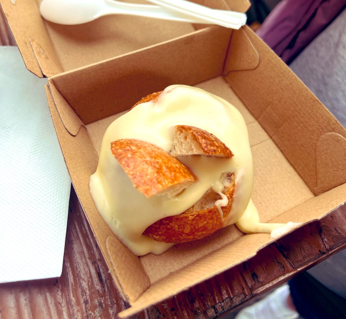 Toasty_27's tweet photo. I didnโt choose the cob lifeโฆ the cob life choose me ๐ #BastilleDay #OhLaLa ๐ซ๐ท๐ฅ๐ฅ #Sydney #CheeseCob #yummy #getinmybelly https://t.co/fxB3mvJDOK