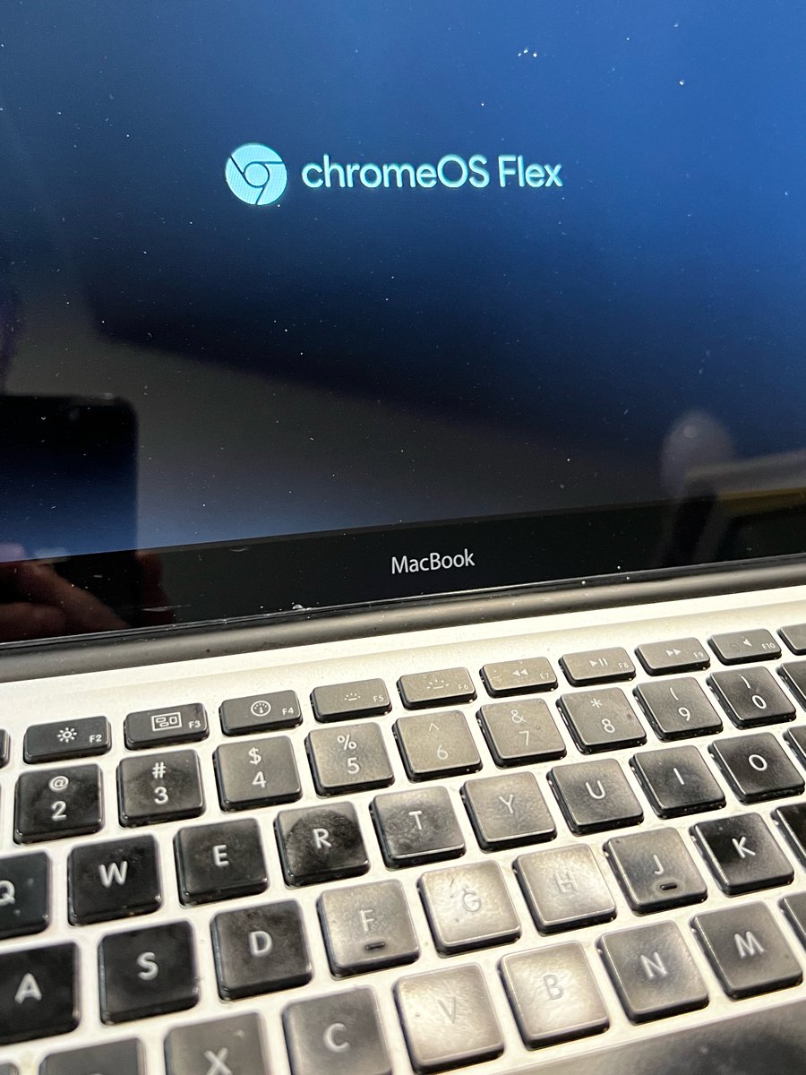 danielwanja's tweet photo. Was trying to install ChrimeOS Flex on old MacBoor Air…and noticed the battery expanded. Hard to see on the picture but I doubt Apple still fixes these. Trying on another super old MacBook (with CD drive) https://t.co/VcAZSmkA7H