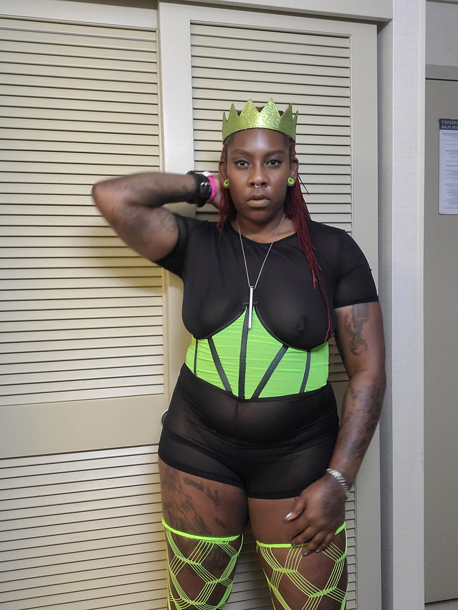 HonestlyNae tweet media