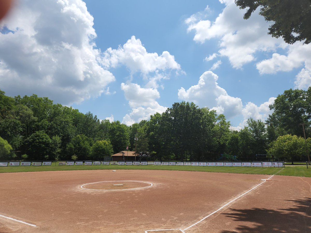 TallmadgeLL's tweet photo. Clear your calendars,  adjust your picnic plans, adjust your tee times , and pool time can wait.  Tomorrow at 1pm at Indian Hills as the 10u All Star Girls compete for the D-1 ship.   Get there early as the warm ups and National Anthem.
Let's fill it up.
Let's Gooooooooooo. https://t.co/3mXCha68Al