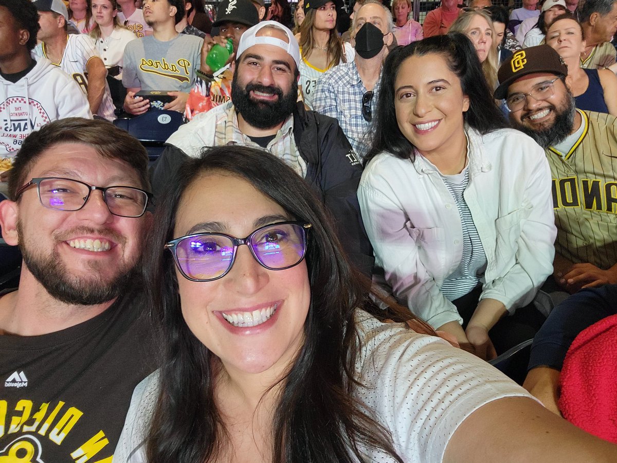 MMAnomaly's tweet photo. Now let's get the big group on the screen!
#TimeToShine #SanDiegoPadres #PadresGame #PadresOnDeck https://t.co/fQegdptgUY