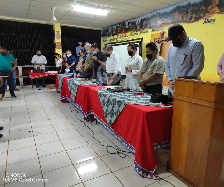 tvnnoticias's tweet photo. #ÚltimaHora El presidente Laurentino @NitoCortizo  llegó a la reunión con indígenas en San Félix, Chiriquí, con miras a lograr se abra la vía Interamericana. #NoticiasTVN 

Vía @SamudioCruz https://t.co/qPu7pqTiV1