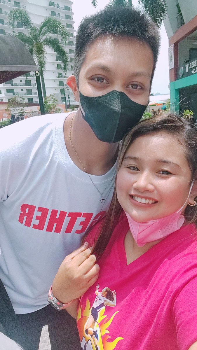 ClaudineTabo's tweet photo. Napakabait ni PALOMATA! kahit naka pink ako for CCS niyakap nya ko. #palomata #pldt https://t.co/pSZx3D9qfU