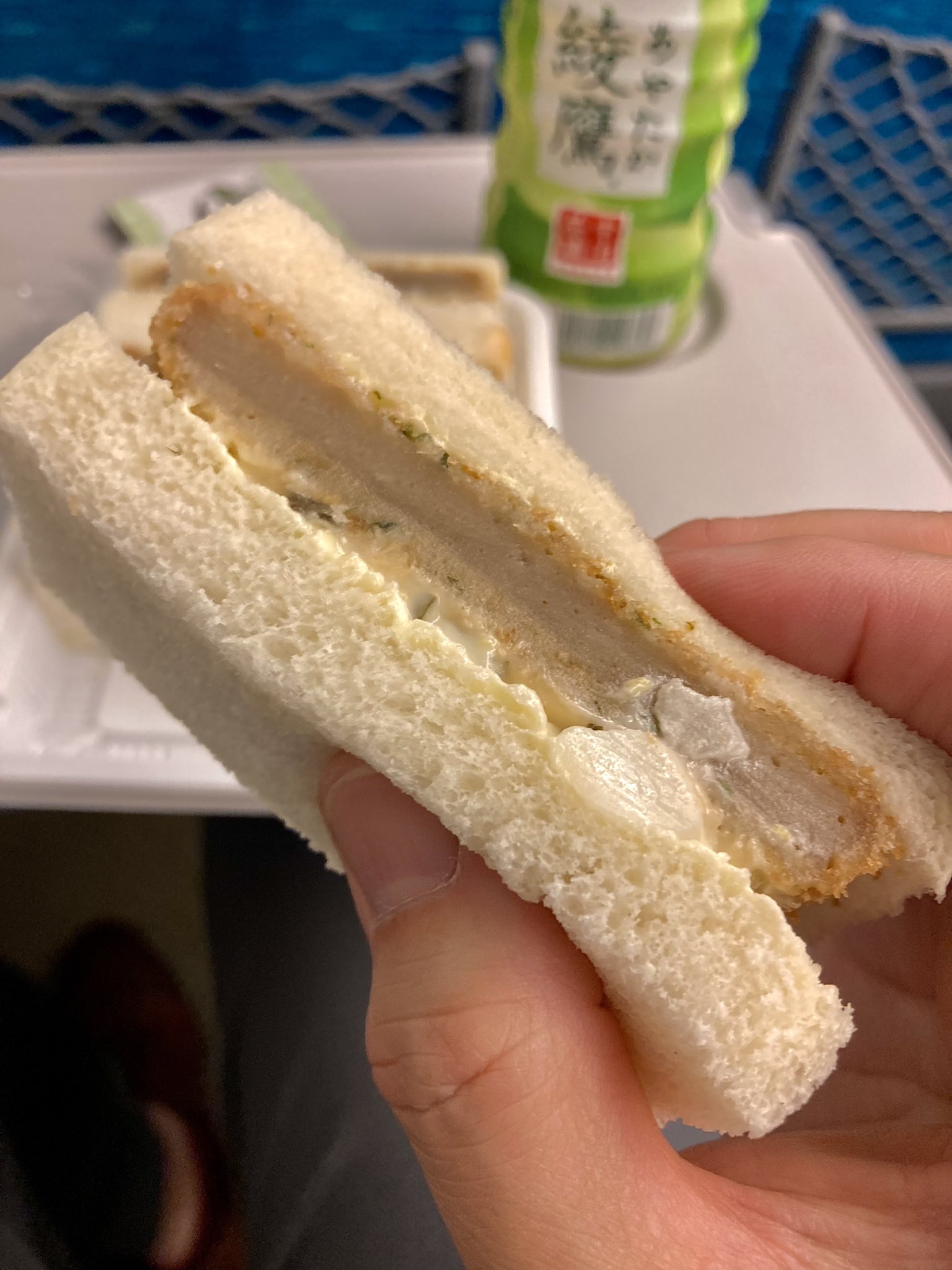 Isoji しぞーか名物 黒はんぺん おでんやフライで食べるのだけ じゃなくて サンドもあり たっぷりのタルタルに 食感の えぇツーンとするわさび漬け 黒はんぺんフライサンド 東海軒 静岡 黒はんぺん わさび漬け タルタルソース T