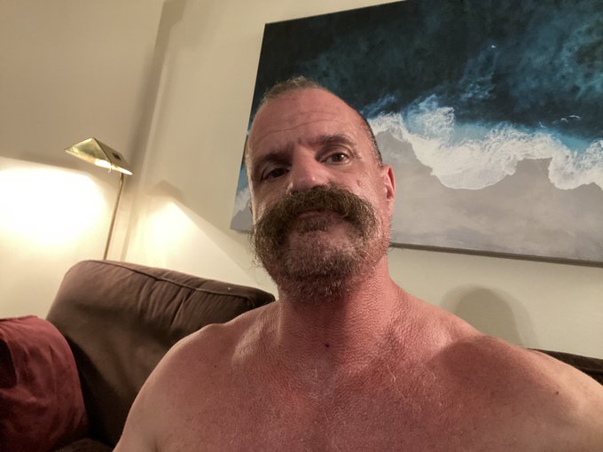 My mouth is still bleeding from oral surgery today. Anyone want a T☣️XIC BL☣️W J☣️B? 🐷😈☠️ https://t.<a href="/tag/muircapmonday"class="tags"><span>#muircapmonday</span></a>