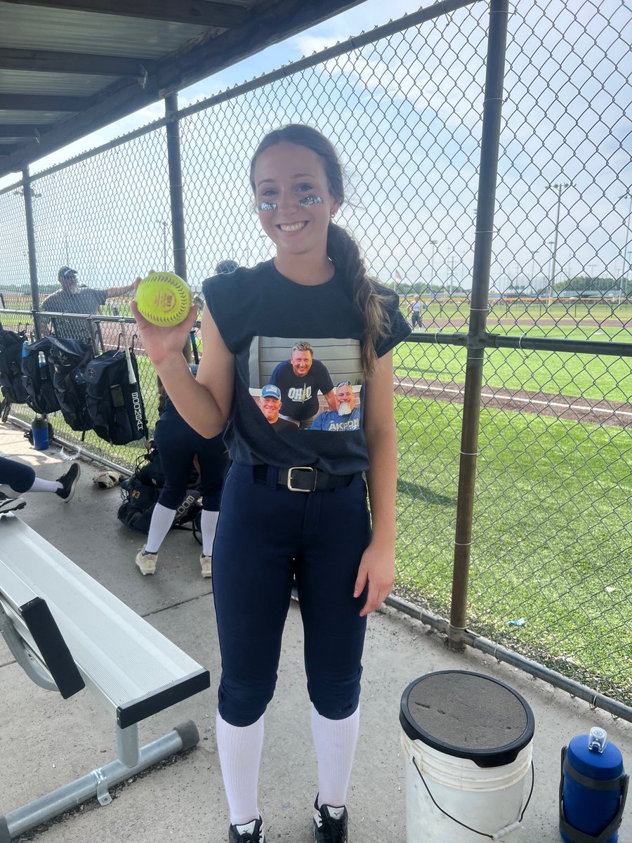 05Redford's tweet photo. Marlee Pireu Homerun to center!
@marpireu 

https://t.co/k8RpovcrSb https://t.co/DamawErusO