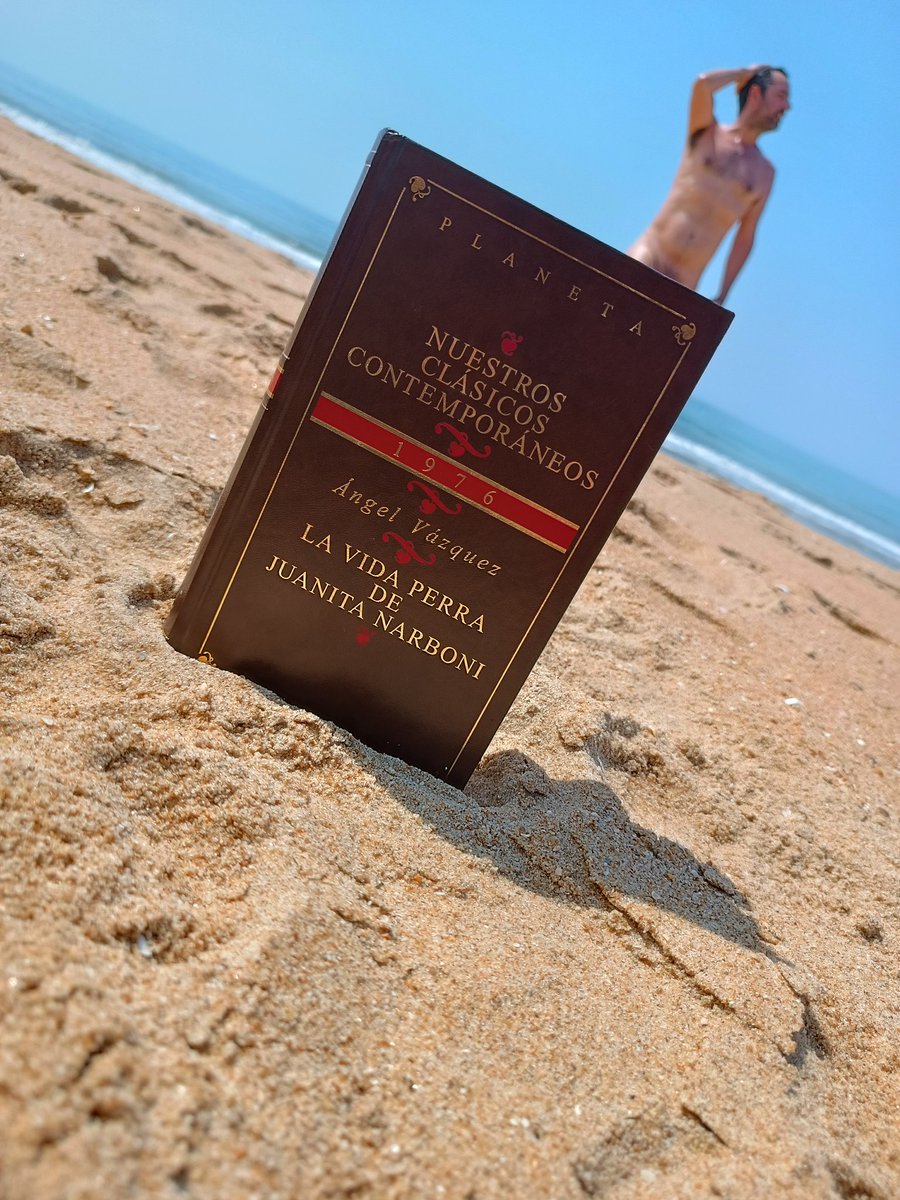 Fran Perrea, leer desnudo un clásico es como un clásico desnudo leer. Viva la literatura y el cuerpo humano. #LibrosRecomendados #Verano2022 #lavidaperra #lectura #naturismo #actualidad