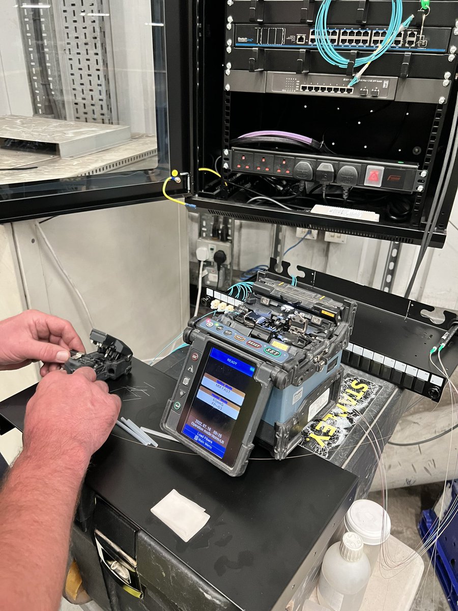 HiTechDesignSec's tweet image. Saturday splicing day👌