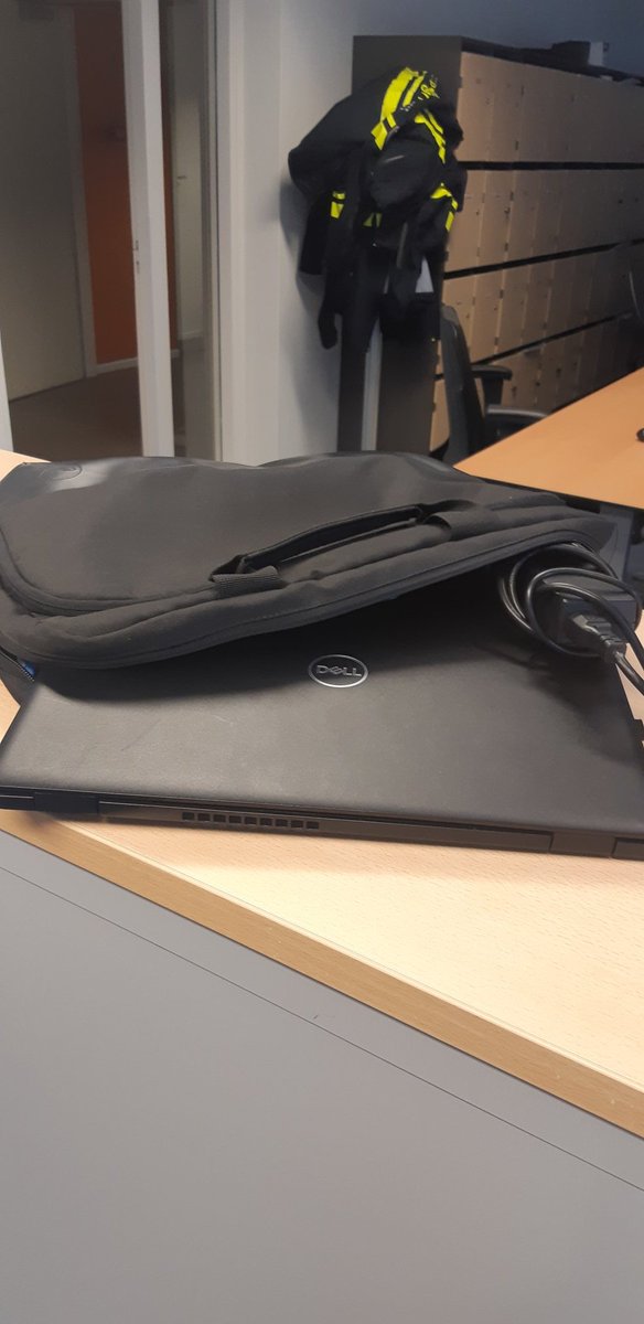 Noodhulp met coll Bernd. Begonnen met 2x aanhouding in Arnhem-zuid ivm dfst laptop uit auto. Eig was blij verrast dat wij hem terug bezorgden omdat er veel waardevolle informatie op stond. Verdachten ingesloten.