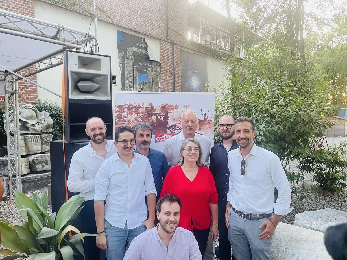 Mattanza, il #podcast sulle #stragi del '92, è ora completo. Trovate tutte le 8 puntate su <a href="/fattoquotidiano/">Il Fatto Quotidiano</a> e tutte le principali piattaforme.
Qui qualche scatto dell'evento di #Milano, col direttore 
<a href="/petergomezblog/">Peter Gomez</a>, il vice <a href="/SimoneCeriotti/">Simone Ceriotti</a> e @LauraIncantalup di <a href="/WikiMafia/">WikiMafia</a>.