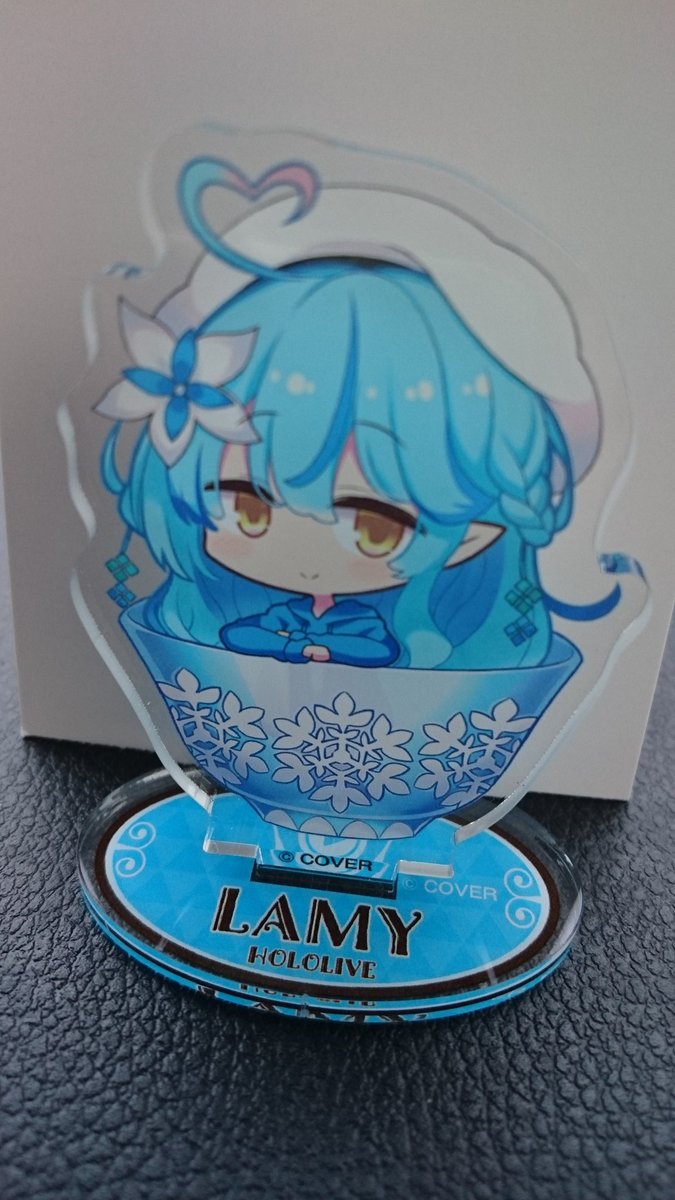 mesiteroV's tweet photo. 仕事帰りにファミマでホロマート、今日はラミィちゃんだ https://t.co/NaXbnAkVRp