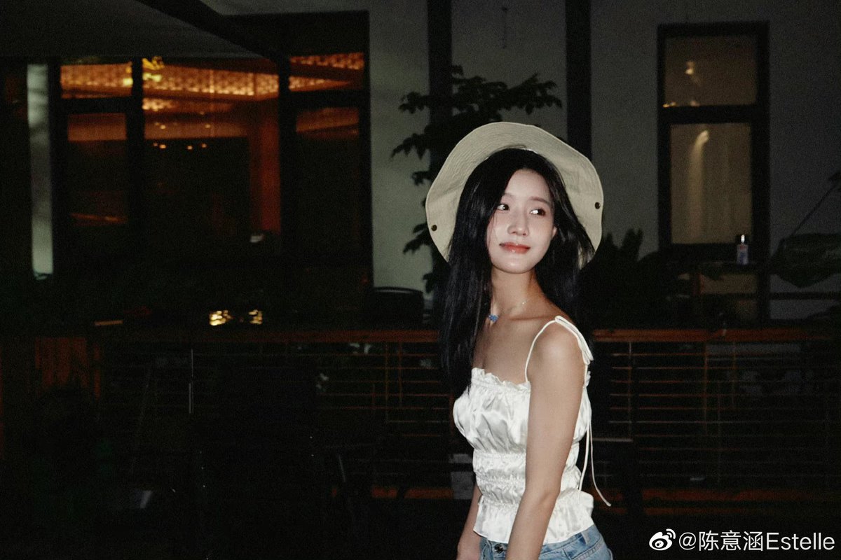 Chenyihan1017's tweet photo. 220716  #진의함 #陈意涵 웨이보 업데이트 https://t.co/dfzs0YulAI