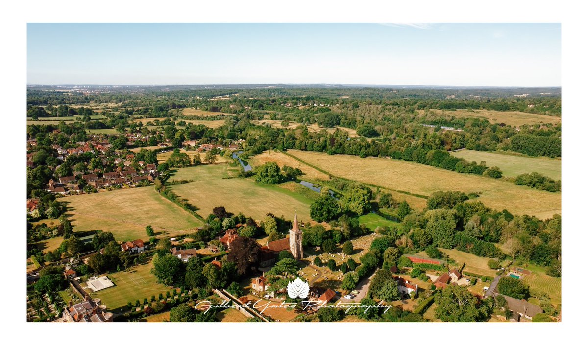 Gilbert_Yates's tweet photo. Over Hampshire on a summers day. Twyford and the Itchen Valley looking resplendent yesterday on #HampshireDay #dronephotography https://t.co/xxX7Cql4Vz